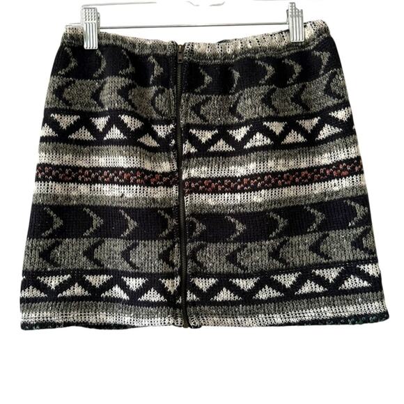 Urban Renewal Sweater Mini Skirt Small – Aztec Knit Pattern Zip - Picture 1 of 3